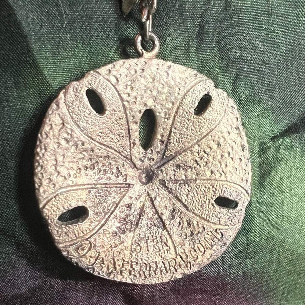 Vintage sterling silver J&C Ferrara sanddollar necklace w dove chain & earrings - Picture 5 of 5